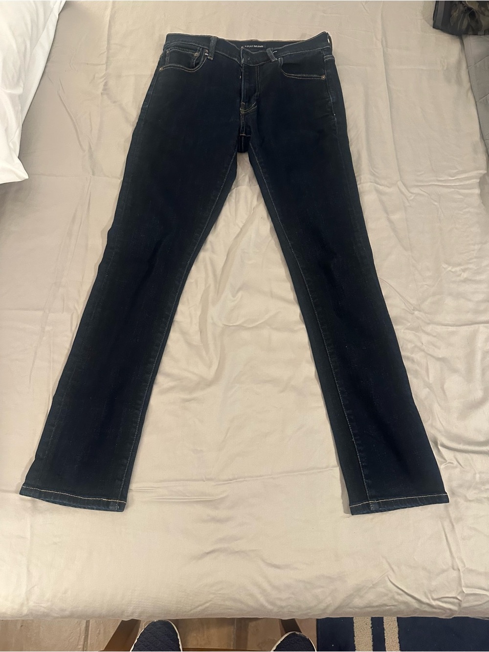 Lucky 410 jeans 28” x 32”
